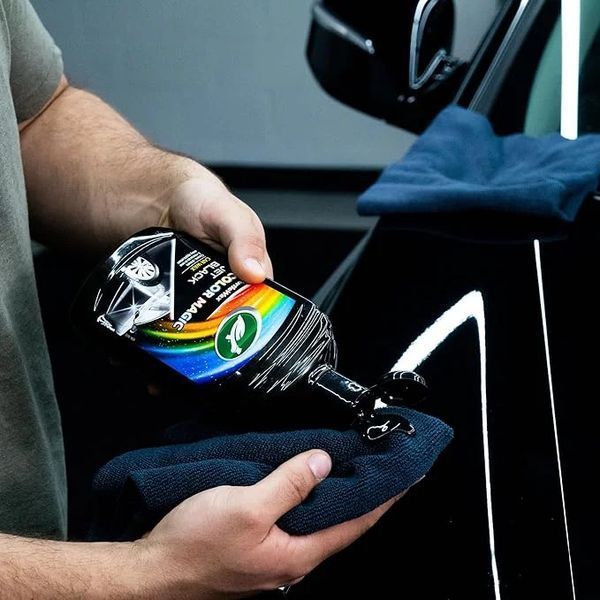 Поліроль для кузова з відновленням кольору Turtle Wax Color Magic Jet Black 500мл Чорна  00544 фото